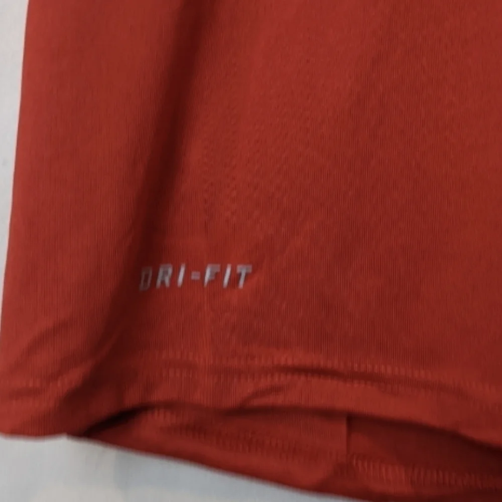 Nike Dri-Fit Red Short Sleeve Crew Neck Legend Training Tee Size Small